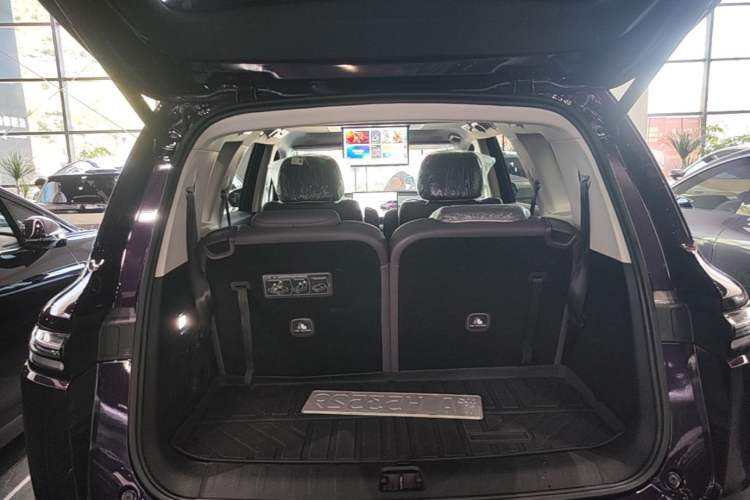 Used Leapmotor C16 2026 Extended-Range 280 LiDAR Zhizun Edition 6 Seats Trunk