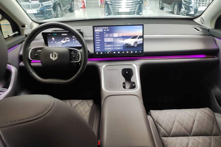 Used Leapmotor C16 2026 Extended-Range 280 LiDAR Zhizun Edition 5 Seats Center Console
