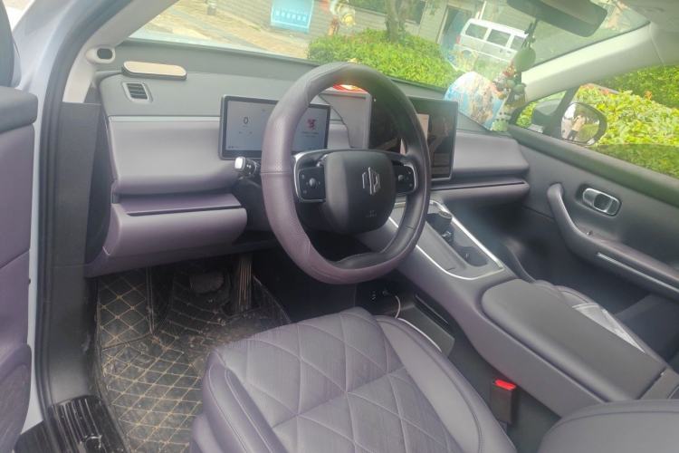 Used Leapmotor C16 2026 Pure Electric 630 LiDAR Zhizun Edition 5 Seats Center Console