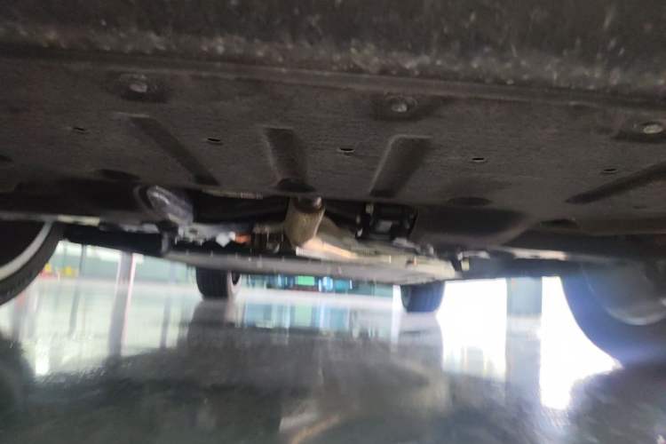 Used Leapmotor C16 2026 Extended-Range 280 LiDAR Zhizun Edition 6 Seats Chassis Front