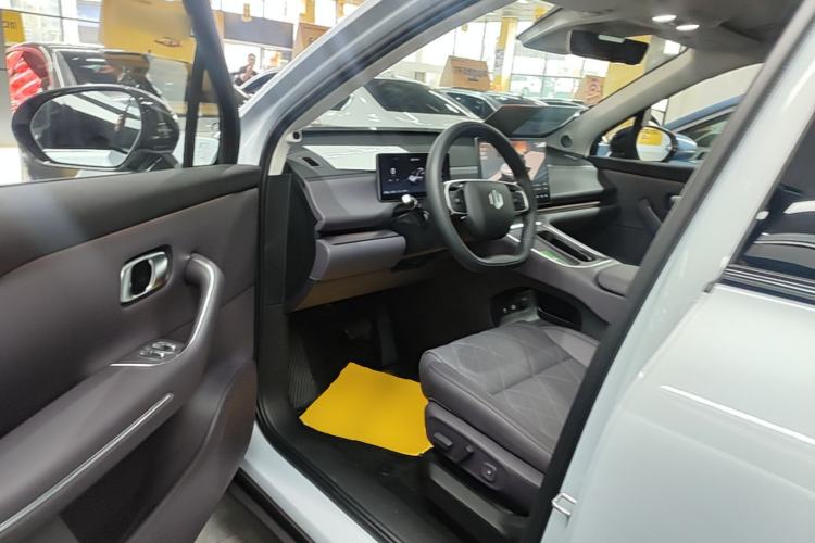 Used Leapmotor C16 2026 Extended-Range 280 LiDAR Zhizun Edition 5 Seats Driver Seat
