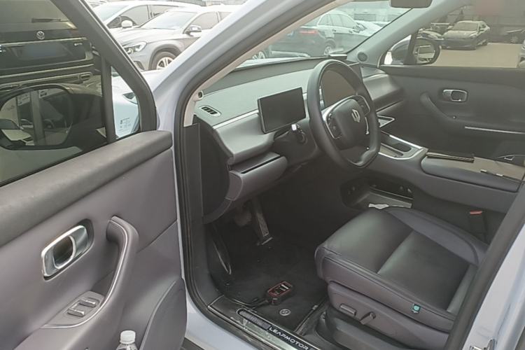 Used Leapmotor C16 2026 All-Electric 630 LiDAR Version 6-Seater Driver Seat