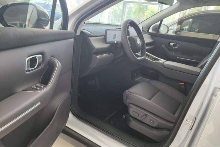 Used Leapmotor C16 2026 Extended-Range 280 LiDAR Zhizun Edition 6 Seats Driver Seat