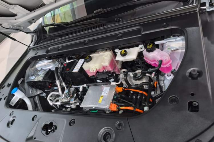 Used Leapmotor C16 2026 All-Electric 630 LiDAR Zhizun Edition 6 Seats Engine Bay