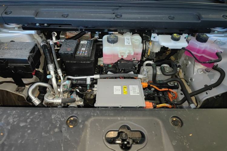 Used Leapmotor C16 2026 All-Electric 630 LiDAR Zhizun Edition 6 Seats Engine Bay