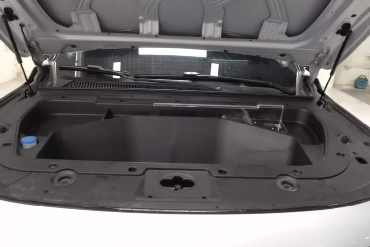 Used Leapmotor C16 2026 All-Electric 630 LiDAR Zhizun Edition 6 Seats Engine Bay