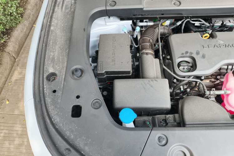 Used Leapmotor C16 2026 Extended-Range 280 LiDAR Zhizun Edition 6 Seats Engine Bay Right