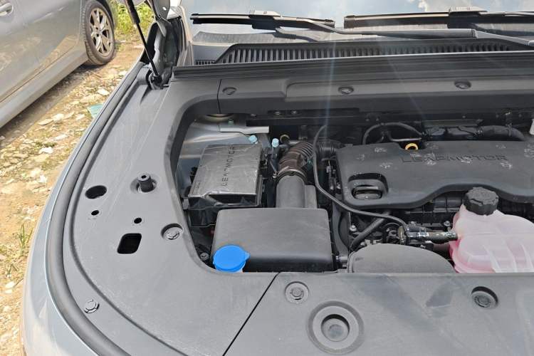 Used Leapmotor C16 2026 Extended-Range 280 LiDAR Version 6 Seats Engine Bay Right