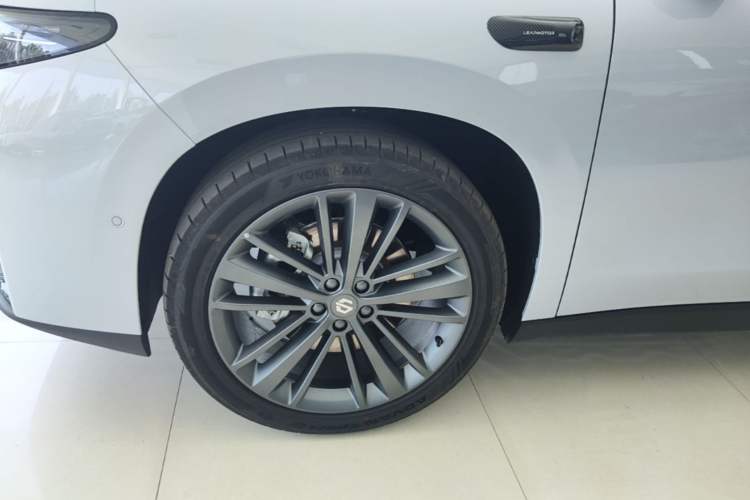Used Leapmotor C16 2026 Extended-Range 280 LiDAR Zhizun Edition 6 Seats Exterior 4