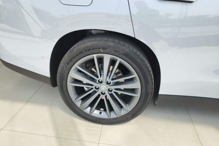 Used Leapmotor C16 2026 Extended-Range 280 LiDAR Zhizun Edition 6 Seats Exterior 5