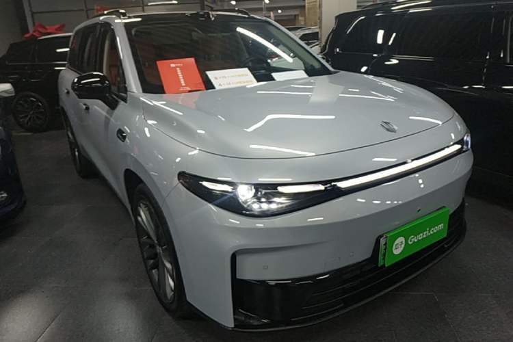 Used Leapmotor C16 2026 Extended-Range 280 LiDAR Zhizun Edition 5 Seats Front Right 45 Deg