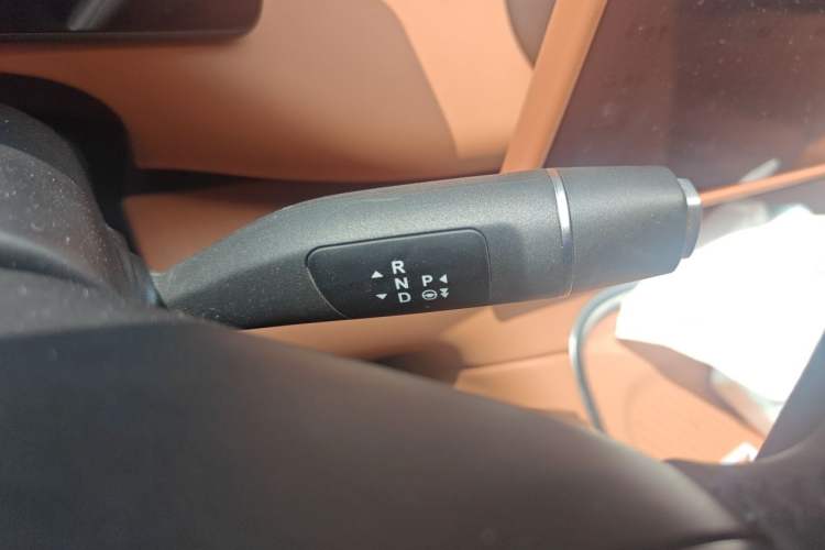 Used Leapmotor C16 2026 All-Electric 630 LiDAR Zhizun Edition 6 Seats Gear Lever