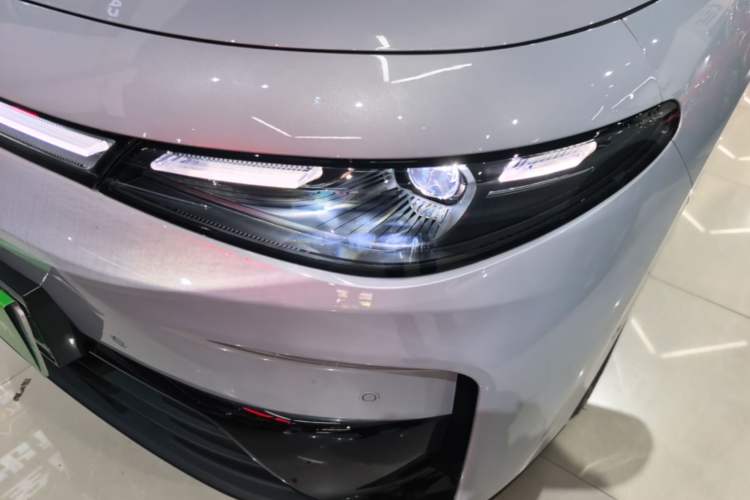 Used Leapmotor C16 2026 All-Electric 630 LiDAR Zhizun Edition 6 Seats Left Front Headlight