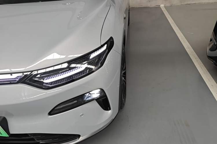 Used Leapmotor C16 2026 All-Electric 630 LiDAR Zhizun Edition 6 Seats Left Front Headlight