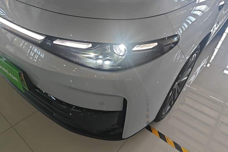 Used Leapmotor C16 2026 Extended-Range 280 LiDAR Version 6 Seats Left Front Headlight