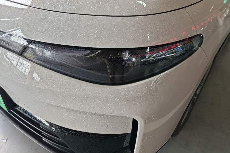Used Leapmotor C16 2026 All-Electric 630 LiDAR Zhizun Edition 6 Seats Left Front Headlight