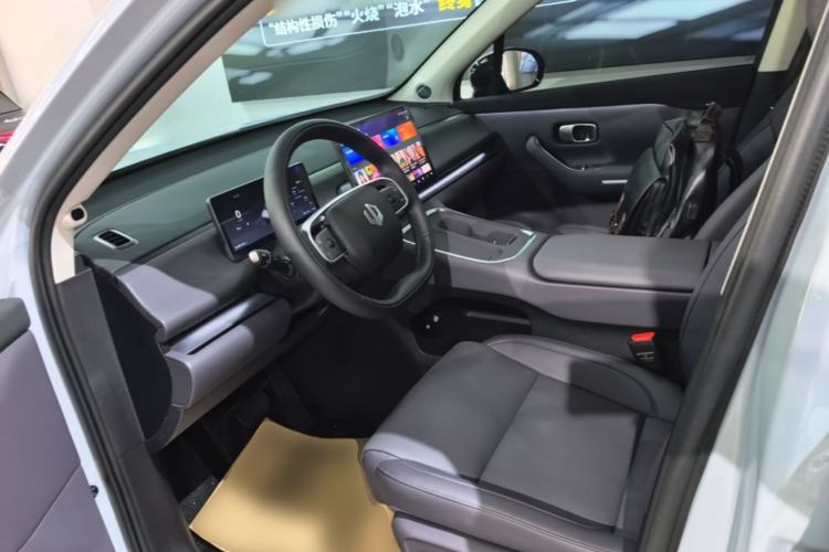 Used Leapmotor C16 2026 All-Electric 630 LiDAR Zhizun Edition 6 Seats Left Front Seat