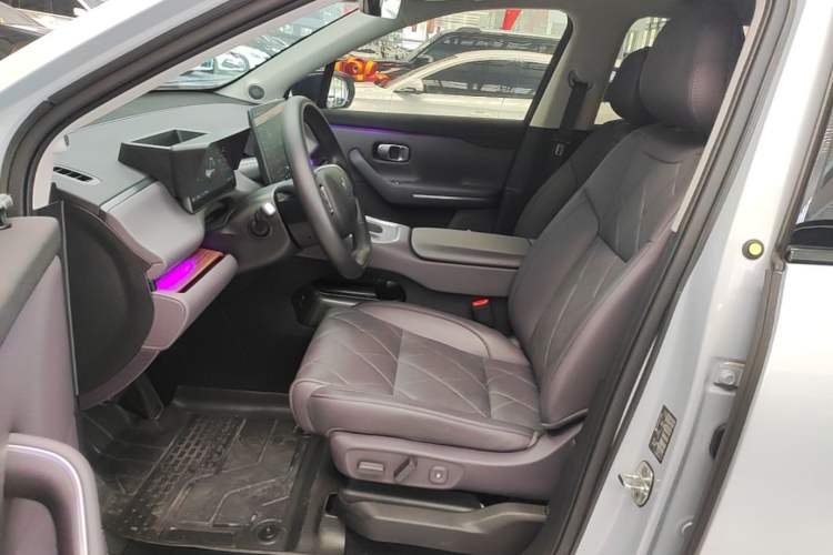 Used Leapmotor C16 2026 Extended-Range 280 LiDAR Zhizun Edition 5 Seats Left Front Seat