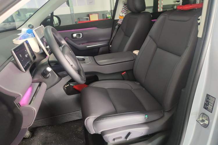 Used Leapmotor C16 2026 Extended-Range 280 LiDAR Zhizun Edition 6 Seats Left Front Seat
