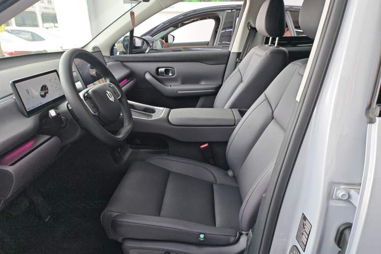 Used Leapmotor C16 2026 Extended-Range 280 LiDAR Version 6 Seats Left Front Seat