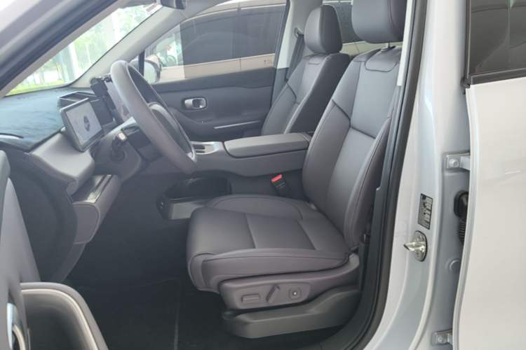 Used Leapmotor C16 2026 Extended-Range 280 LiDAR Zhizun Edition 6 Seats Left Front Seat