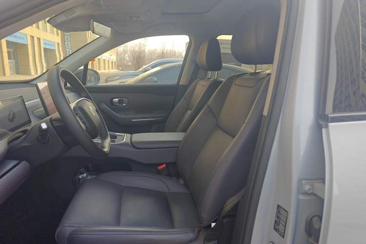 Used Leapmotor C16 2026 All-Electric 630 LiDAR Zhizun Edition 6 Seats Left Front Seat