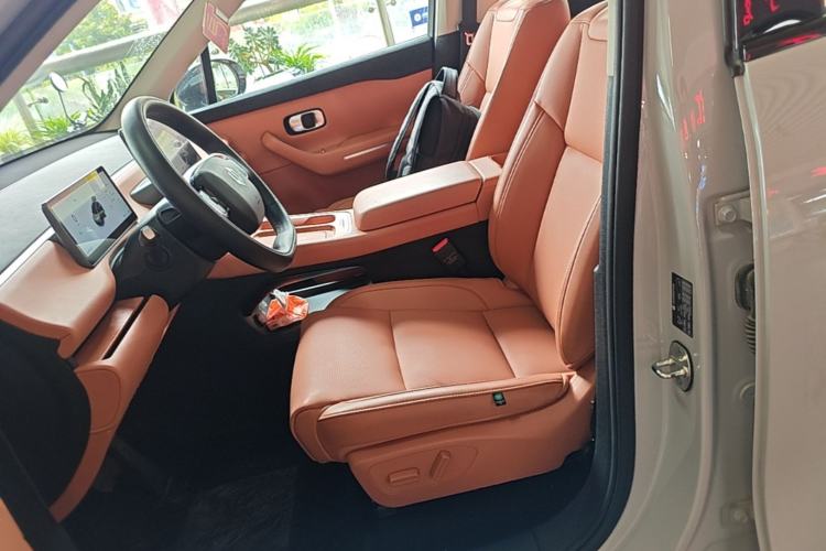 Used Leapmotor C16 2026 All-Electric 630 LiDAR Zhizun Edition 6 Seats Left Front Seat