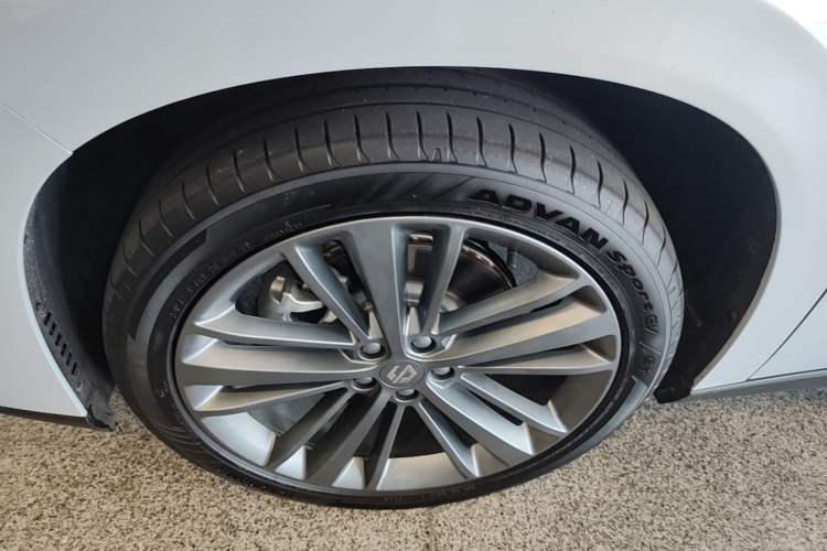 Used Leapmotor C16 2026 All-Electric 630 LiDAR Zhizun Edition 6 Seats Left Front Wheel Hub