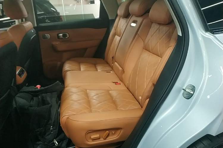 Used Leapmotor C16 2026 Extended-Range 280 LiDAR Zhizun Edition 5 Seats Left Rear Seat