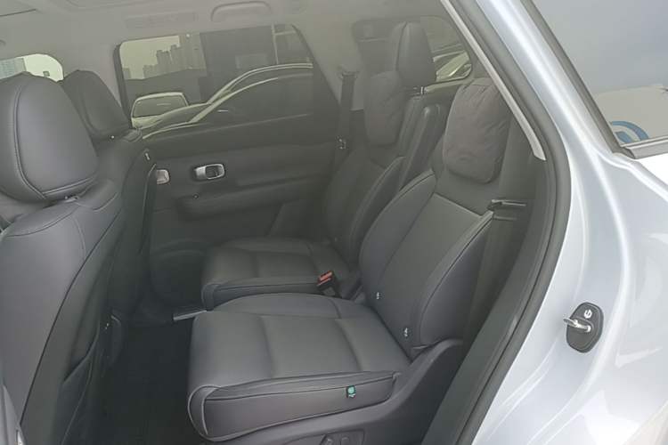 Used Leapmotor C16 2026 All-Electric 630 LiDAR Version 6-Seater Left Rear Seat
