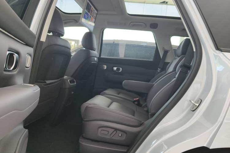 Used Leapmotor C16 2026 Extended-Range 280 LiDAR Zhizun Edition 6 Seats Left Rear Seat
