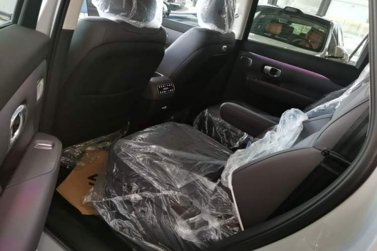 Used Leapmotor C16 2026 All-Electric 630 LiDAR Zhizun Edition 6 Seats Left Rear Seat