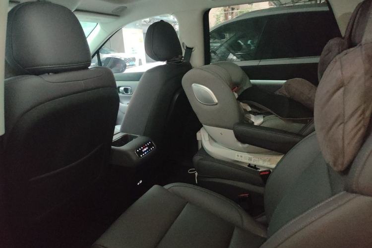 Used Leapmotor C16 2026 Range-Extended 200 Prestige 6-Seater Left Rear Seat