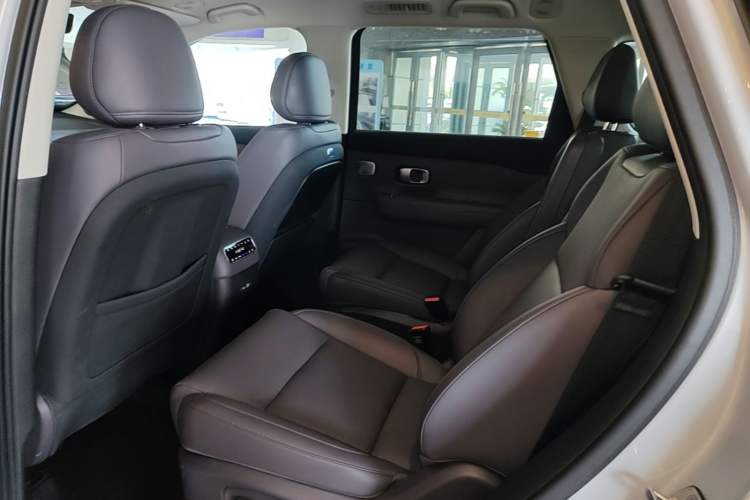 Used Leapmotor C16 2026 All-Electric 630 LiDAR Zhizun Edition 6 Seats Left Rear Seat