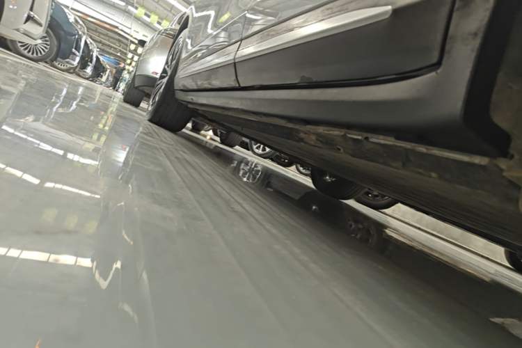 Used Leapmotor C16 2026 All-Electric 630 LiDAR Zhizun Edition 6 Seats Left Side Sill