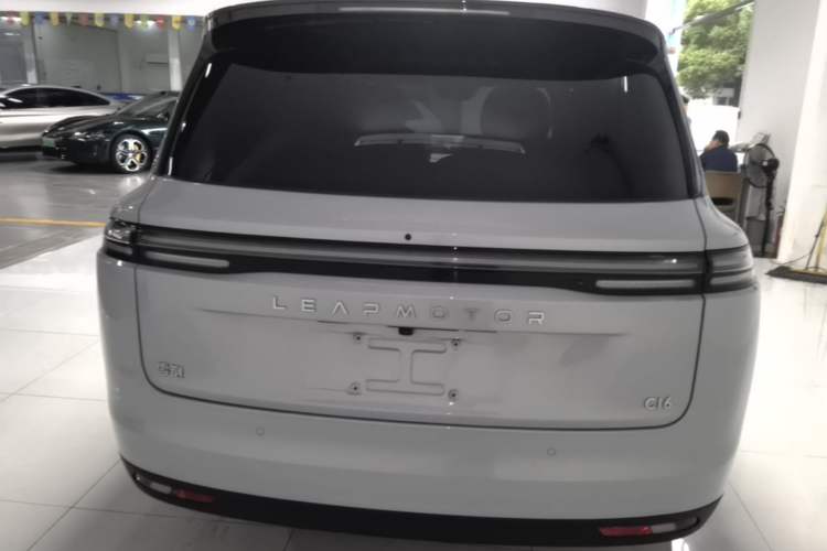 Used Leapmotor C16 2026 All-Electric 630 LiDAR Zhizun Edition 6 Seats Rear
