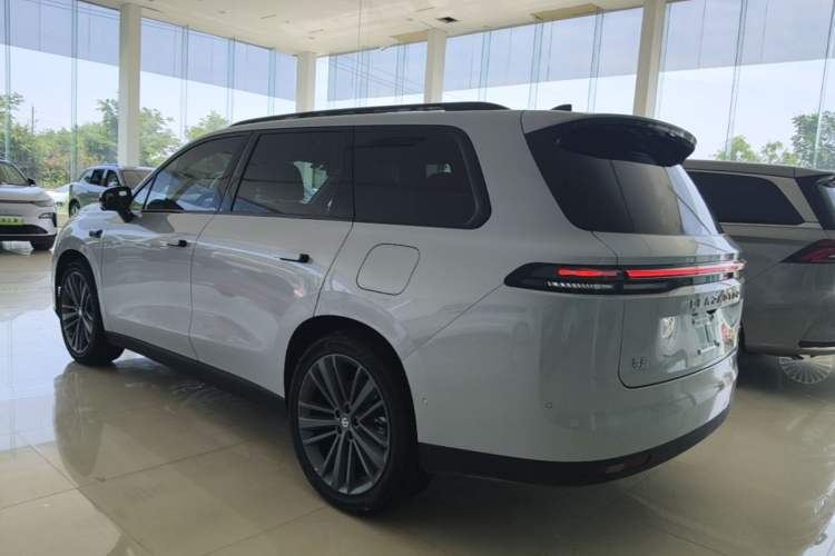 Used Leapmotor C16 2026 Extended-Range 280 LiDAR Zhizun Edition 6 Seats Rear Left 45 Deg