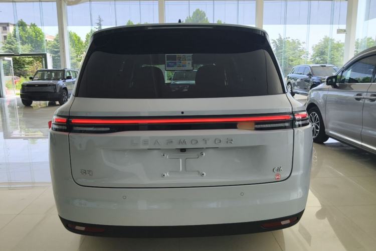 Used Leapmotor C16 2026 Extended-Range 280 LiDAR Zhizun Edition 6 Seats Rear