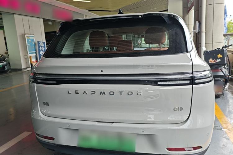 Used Leapmotor C16 2026 All-Electric 630 LiDAR Zhizun Edition 6 Seats Rear