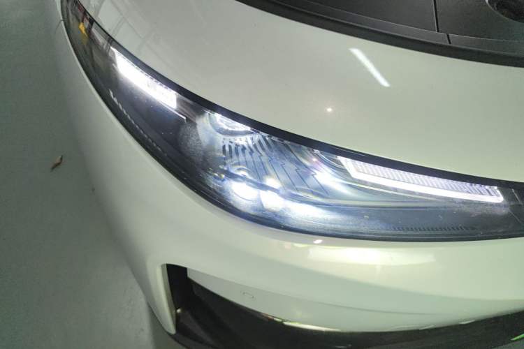 Used Leapmotor C16 2026 Extended-Range 280 LiDAR Zhizun Edition 6 Seats Right Front Headlight