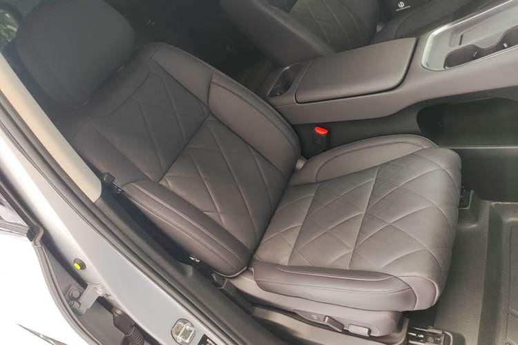 Used Leapmotor C16 2026 Extended-Range 280 LiDAR Zhizun Edition 5 Seats Right Front Seat