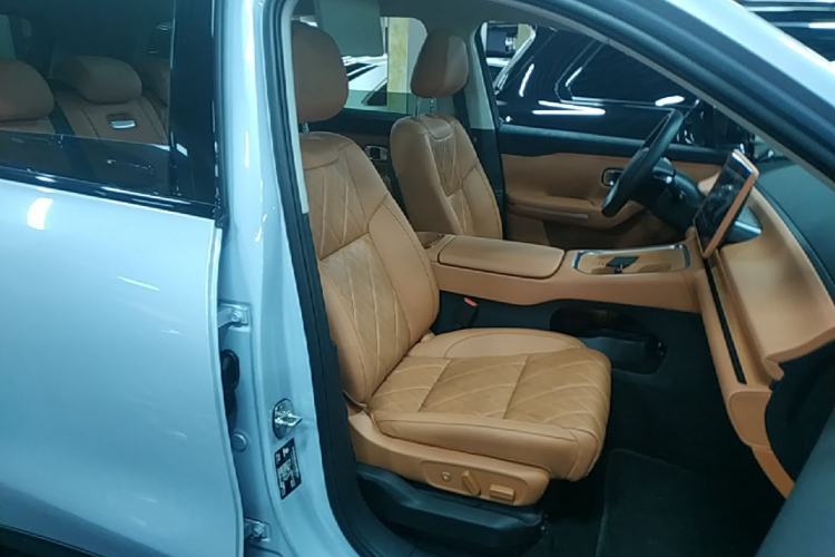 Used Leapmotor C16 2026 Extended-Range 280 LiDAR Zhizun Edition 5 Seats Right Front Seat