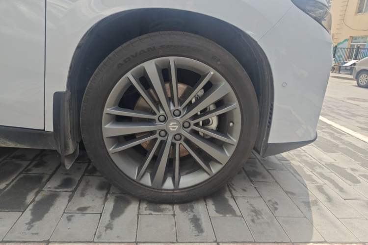 Used Leapmotor C16 2026 All-Electric 630 LiDAR Zhizun Edition 6 Seats Right Front Wheel Hub