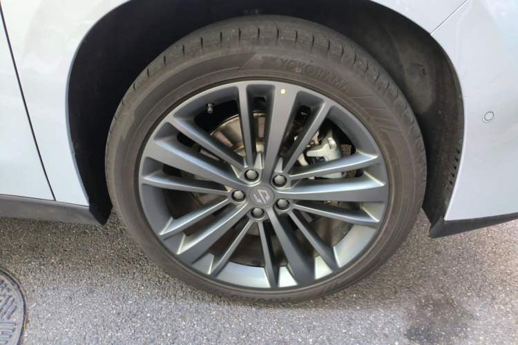 Used Leapmotor C16 2026 All-Electric 630 LiDAR Zhizun Edition 6 Seats Right Front Wheel Hub