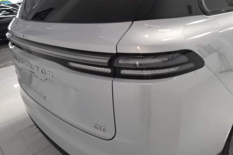 Used Leapmotor C16 2026 All-Electric 630 LiDAR Zhizun Edition 6 Seats Right Rear Taillight