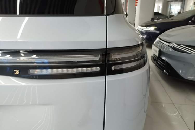 Used Leapmotor C16 2026 Extended-Range 280 LiDAR Zhizun Edition 5 Seats Right Rear Taillight