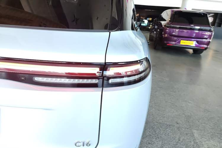 Used Leapmotor C16 2026 All-Electric 630 LiDAR Zhizun Edition 6 Seats Right Rear Taillight
