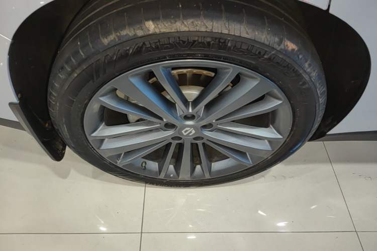 Used Leapmotor C16 2026 All-Electric 630 LiDAR Zhizun Edition 6 Seats Right Rear Wheel Hub