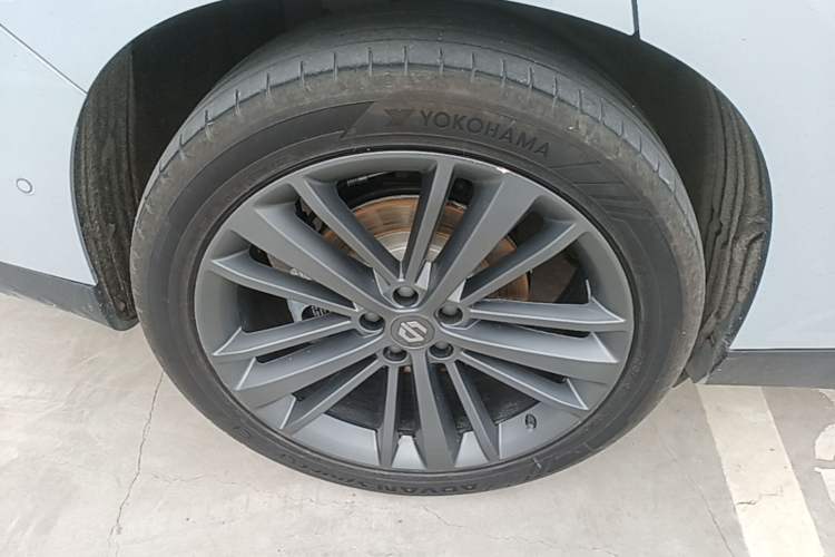 Used Leapmotor C16 2026 All-Electric 630 LiDAR Version 6-Seater Right Rear Wheel Hub