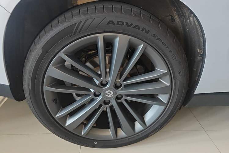 Used Leapmotor C16 2026 Extended-Range 280 LiDAR Version 6 Seats Right Rear Wheel Hub